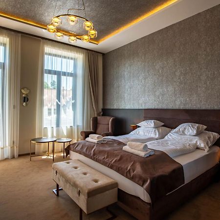 Voeroesko Villa -Elnoeki Szauna Es Jakuzzi Hasznalattal Balatonalmádi المظهر الخارجي الصورة
