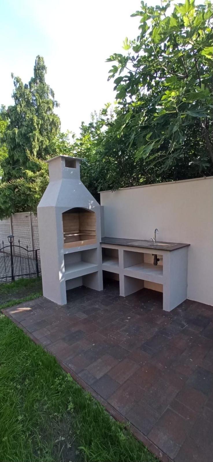 Voeroesko Villa -Elnoeki Szauna Es Jakuzzi Hasznalattal Balatonalmádi المظهر الخارجي الصورة